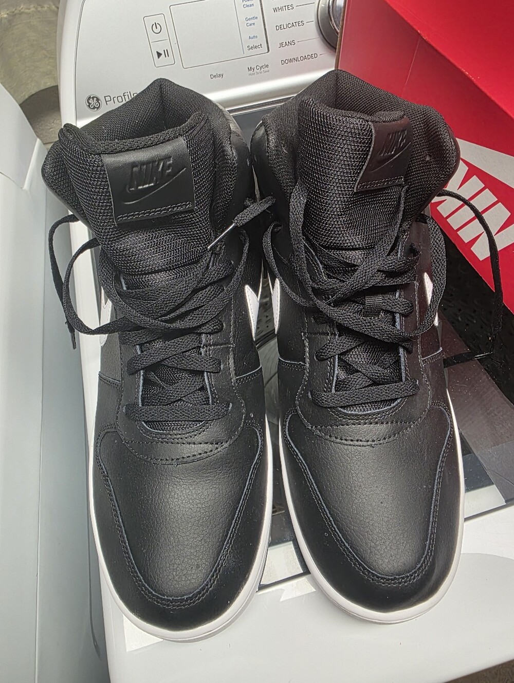 Nike Men’s High-Top Sneakers in Black